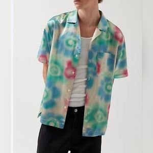 UO Men's Abstract Pattern Satin Short Sleeve Button-Down Shirt Multi Color LARGE